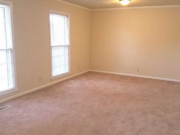 5th image of 384 Highfield Dr