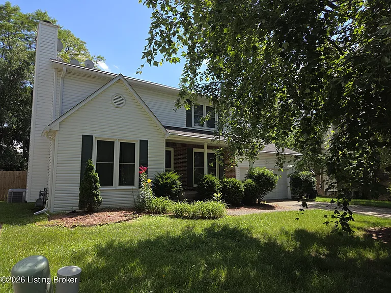 4204 Holly Tree Dr — Photo 2