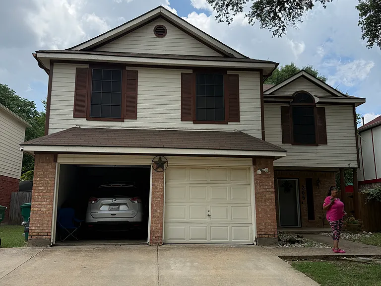 1106 Arborwood Dr — Photo 1