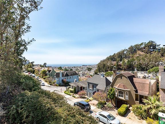 4th image of 237 Juanita Way