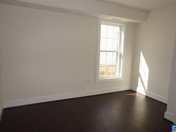 105 Lewis St, Charlottesville, VA 22903
