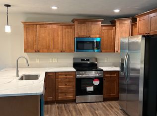 6458 Maple View Ct, Lincoln, NE 68512