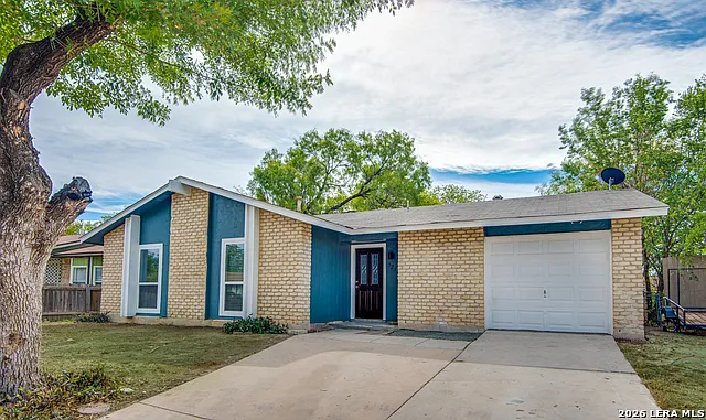 5230 Village Row — Photo 1