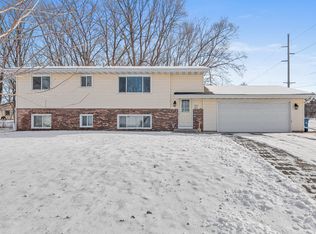 1025 Greystone Ave N, Saint Paul, MN 55128