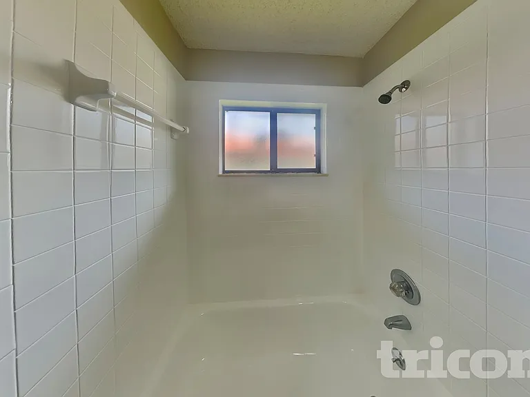 27 Princess Rose Dr — Photo 15