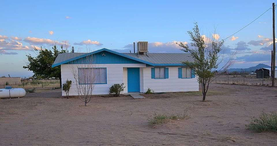 1st image of 809A Broadmoor Dr