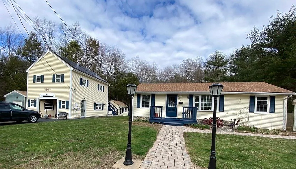 12 Park Ln — Photo 1