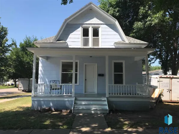 703 N Spring St, Luverne, MN 56156