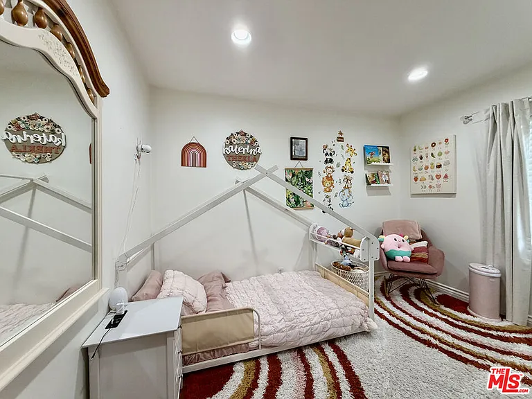 7764 Fountain Ave — Photo 10