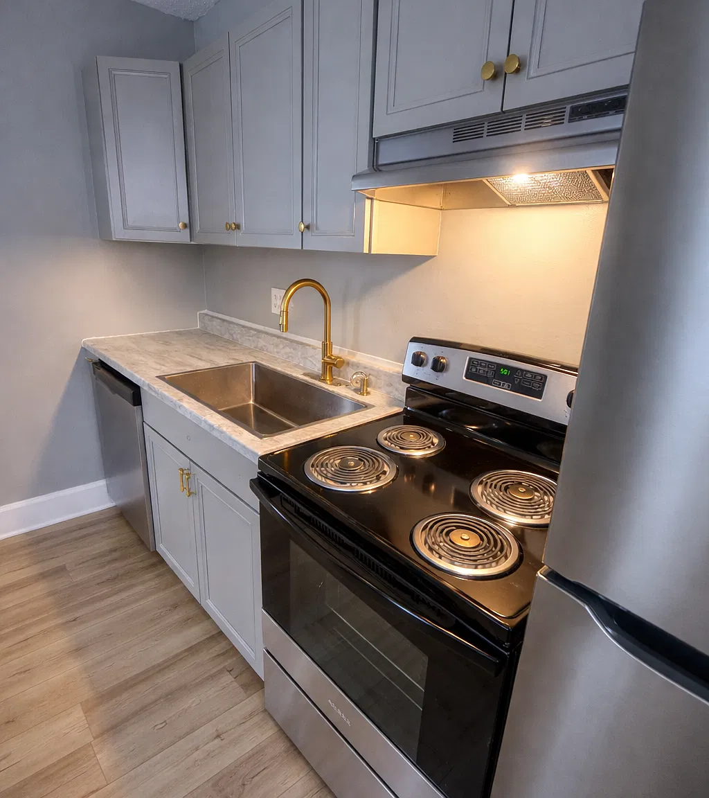 1283 E Fulton St — Photo 2