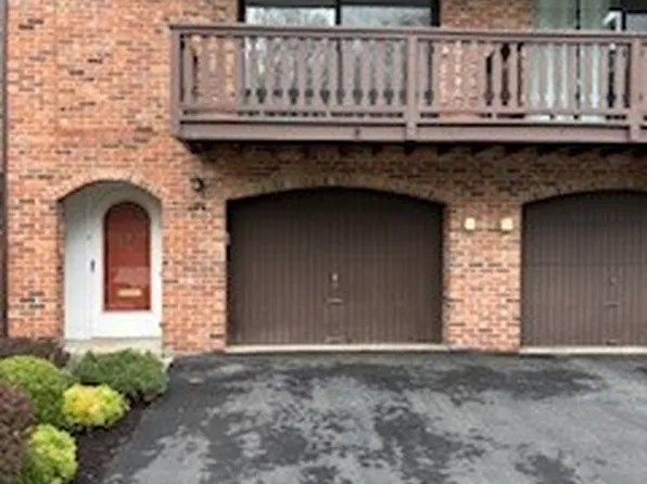 105 Thornberry Dr, McKnight, PA 15237