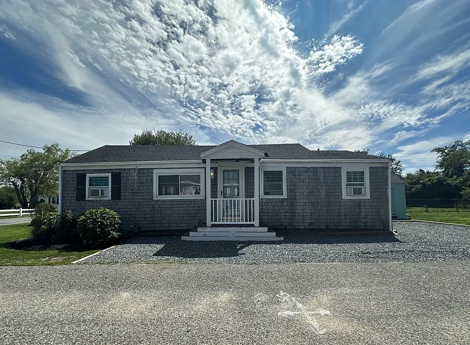 30 Roosevelt Rd #1