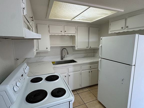5th image of 760 Grand Ave APT A