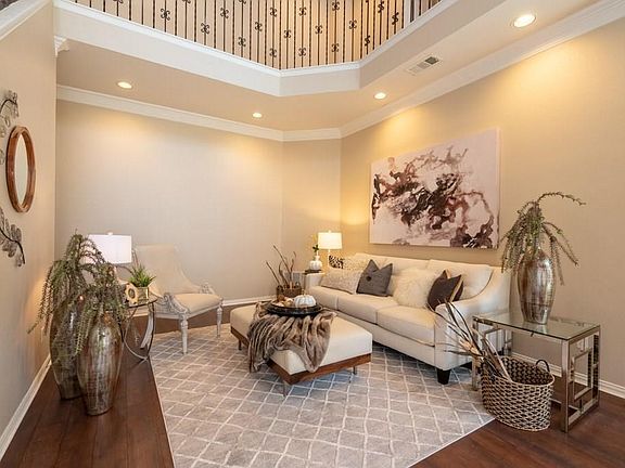 3rd image of 33 Misty Pond Dr