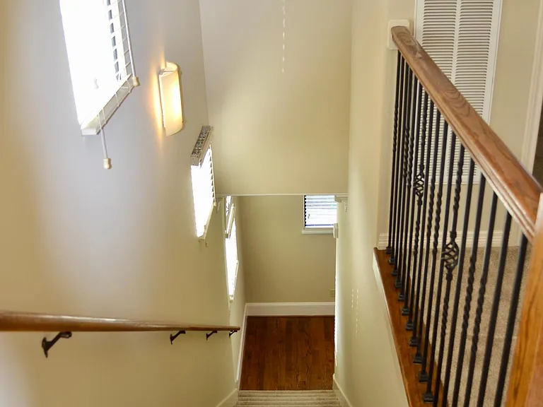 3127 Fairdale Oaks E — Photo 32