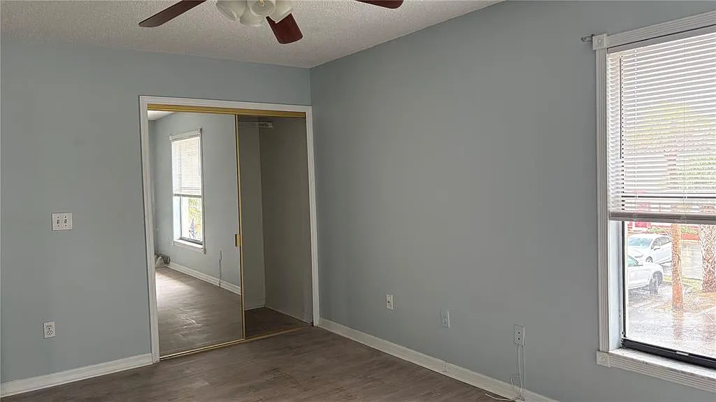 3 bed, 2.5 bath, 1307 sqft, $1,800 — Photo 2