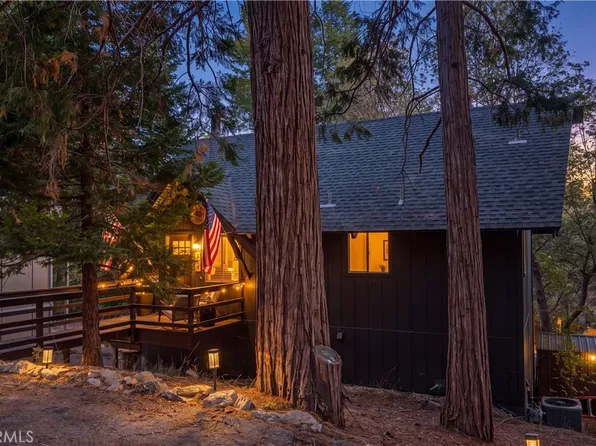554 Pioneer Rd, Lake Arrowhead, CA 92352