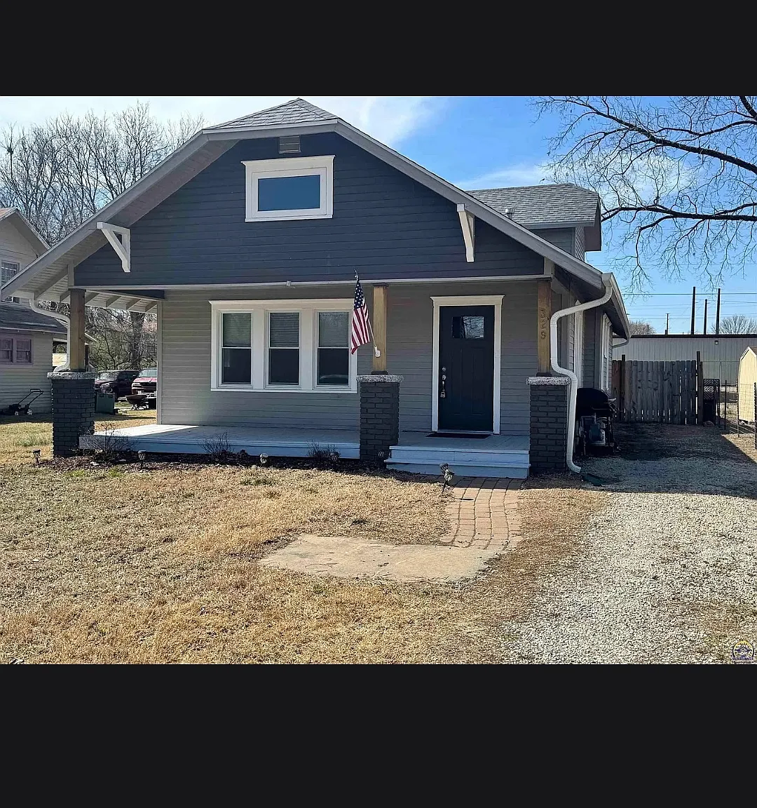 329 NW Waite St — Photo 1
