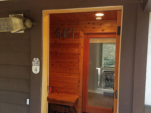 Enter into Ski Locker 