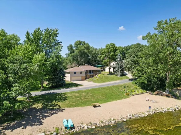 11040 N Shore Rd, Waconia, MN 55387