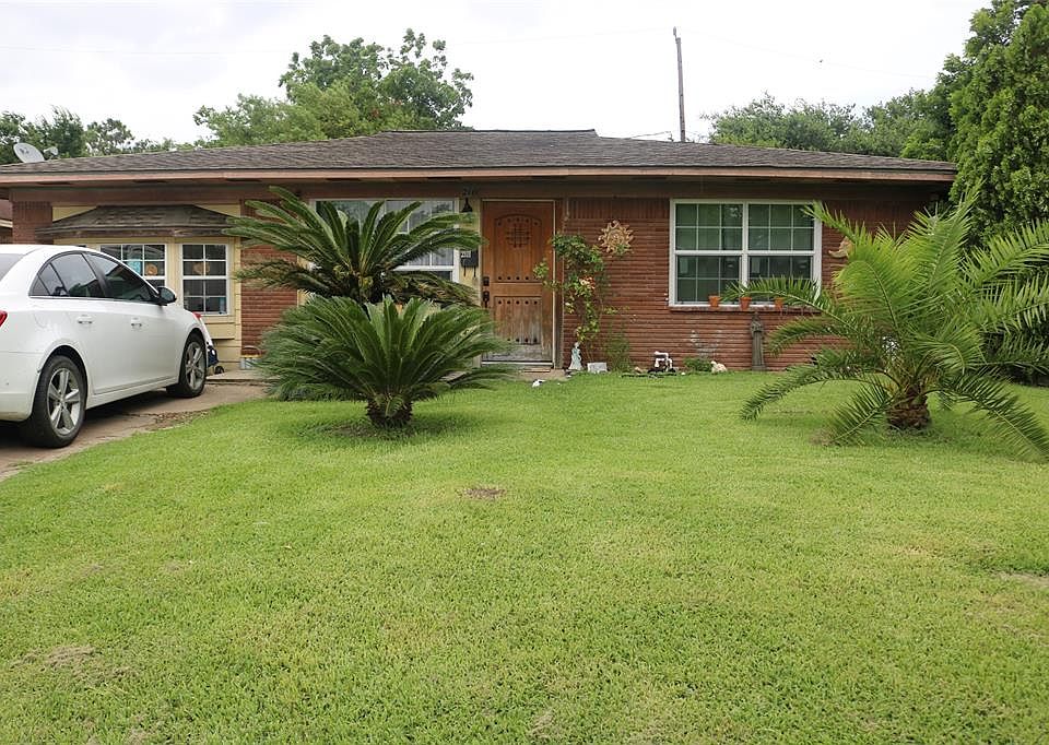 1st image of 2111 Dewberry Ln