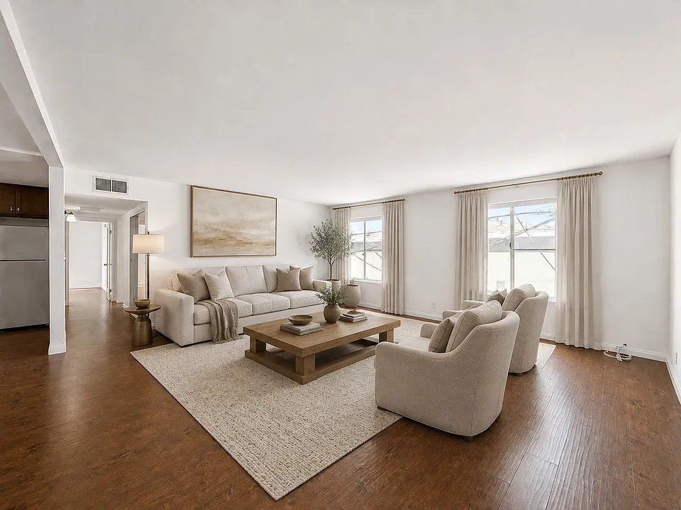 215 N Mariposa Ave #104