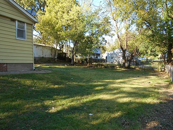 2nd image of 2403 Shirley Ave