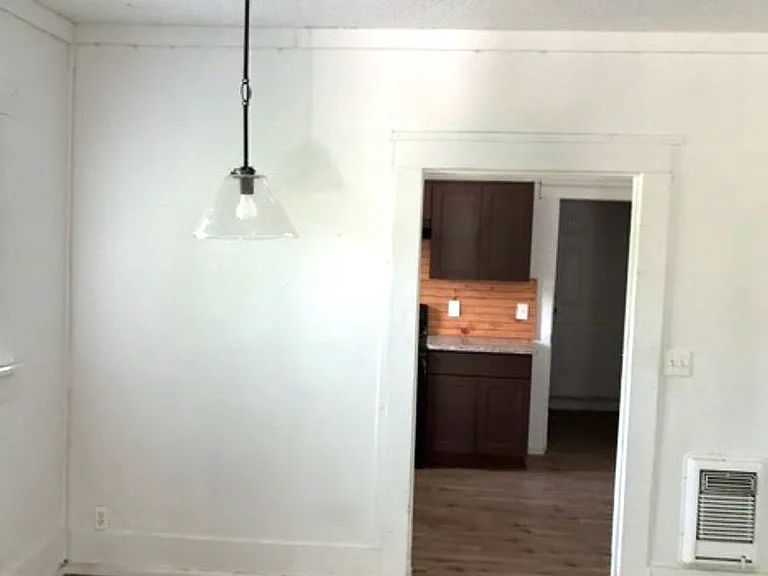 3905 Stuart St — Photo 5