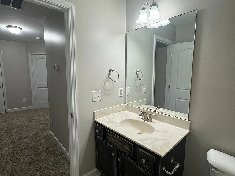 203 Ashton Ct — Photo 17