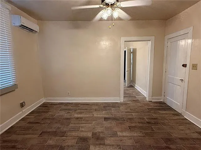 1908 Dauphine St #2B — Photo 6