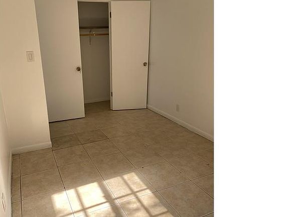 3rd image of 611 SW 83rd Ave