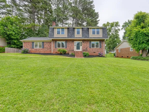 210 Oakmont Dr, Boiling Springs, SC 29316