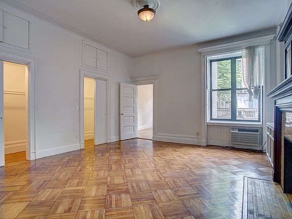 3rd image of 55 W 75th St APT 5