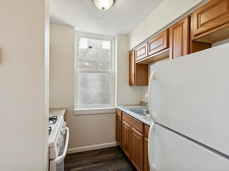 1931 N 32nd St #B — Photo 3