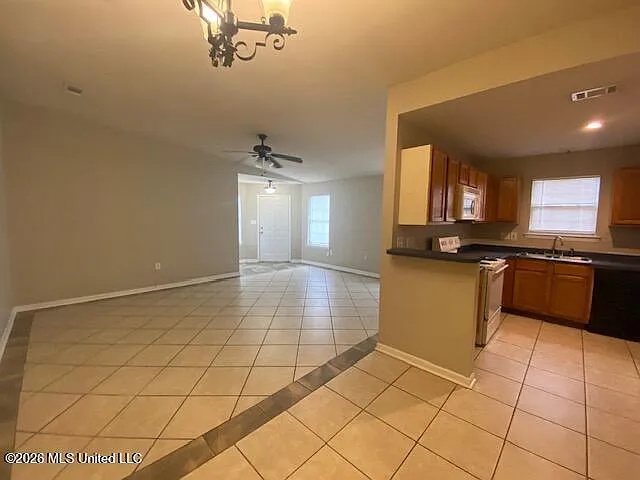 Building Photo - 918 Greystone Dr