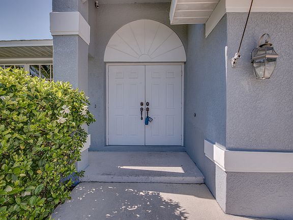 3rd image of 17420 Caloosa Trace Cir