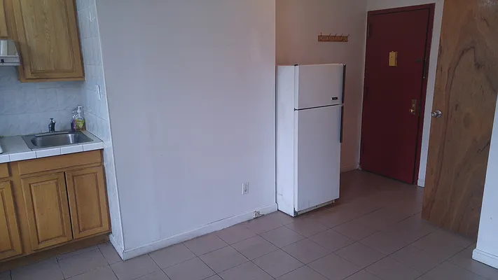 Rented by Downtown Mgt & Realty LLC | media 5