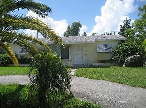1st image of 1300 NE 46th St