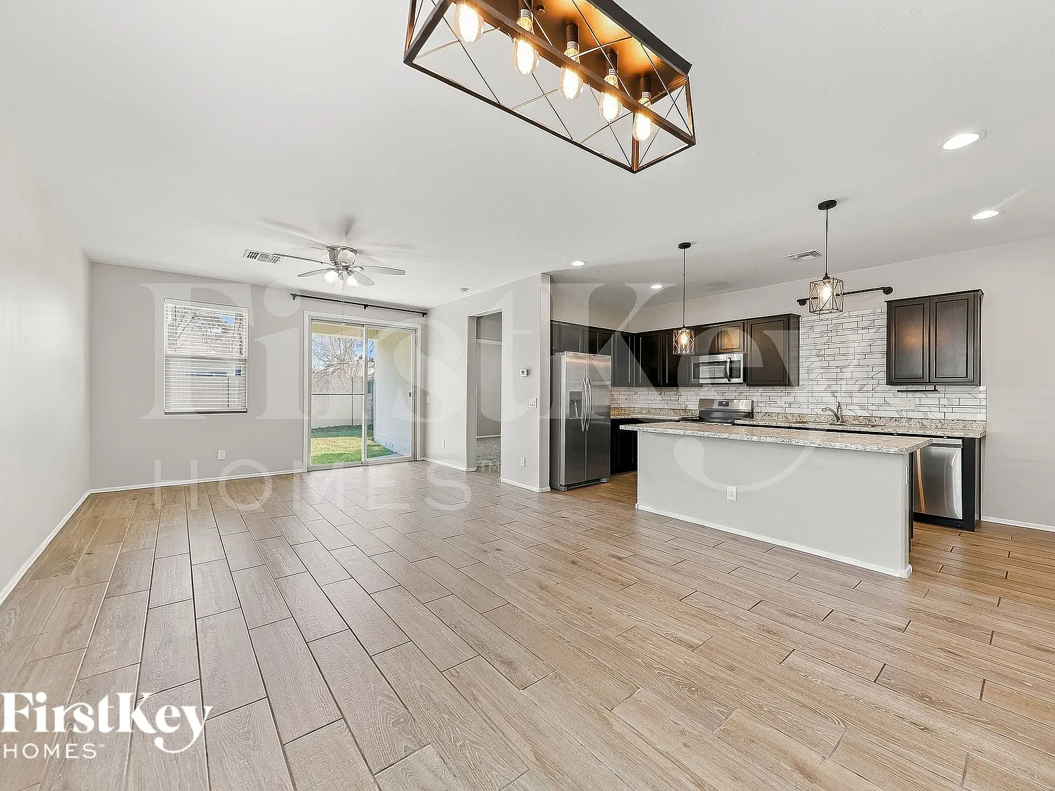 3 bed, 2.5 bath, 1710 sqft, $1,885 — Photo 4