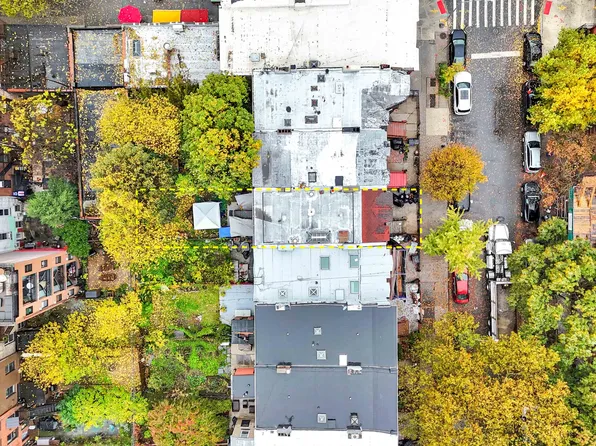 436 Putnam Avenue image 25 of 28