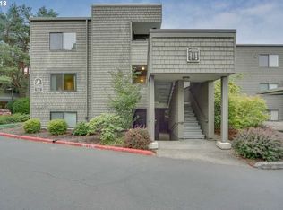 5602 SW Riverside Ln APT 2, Portland, OR 97239