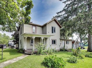 822 8th Ave, Union Grove, WI 53182