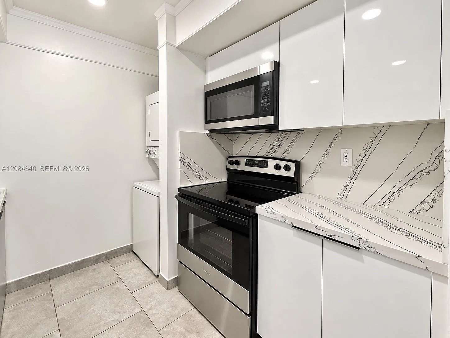 Half Moon Towers Condo — Photo 4