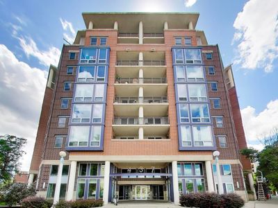 437 W Division St #303, Chicago, IL, 60610