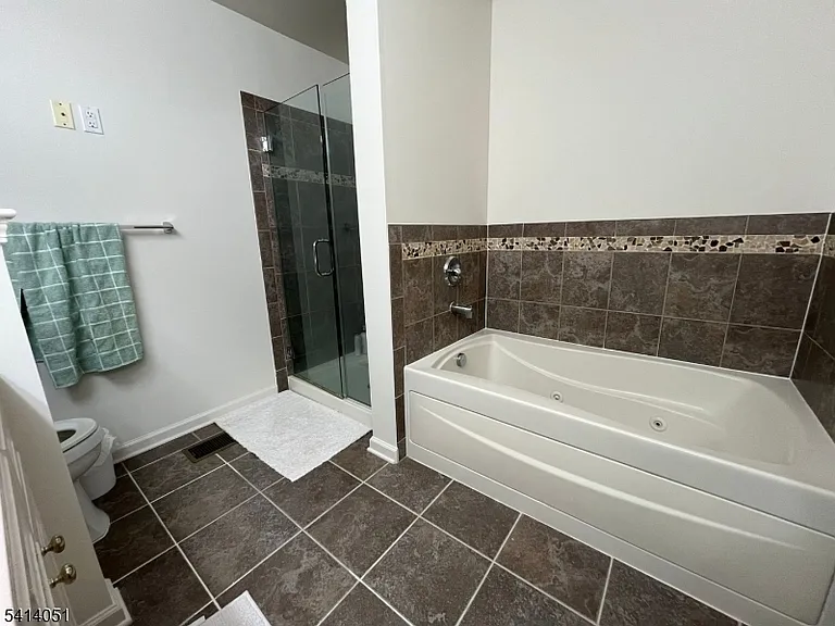 18 Ashley Ct — Photo 30