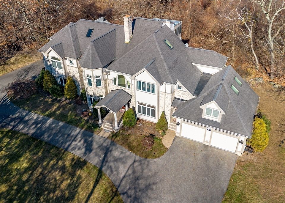 1st image of 34 Allen St