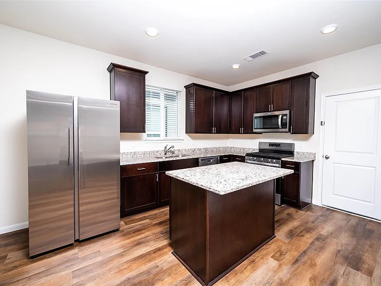 11723 Armadale Dr — Photo 10
