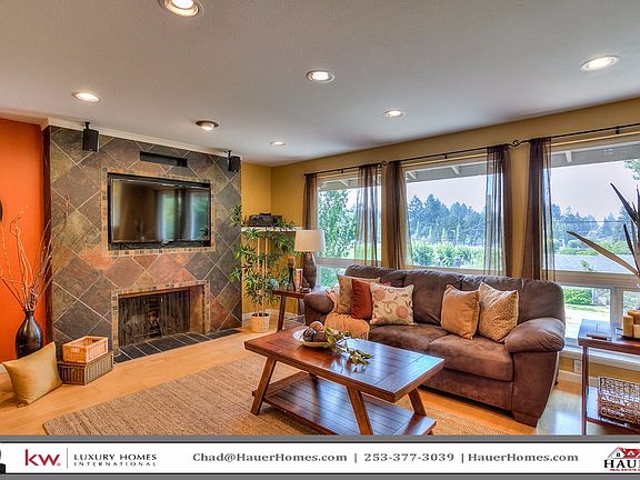 5th image of 3747 Tahoma Pl W