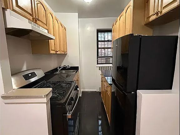 4th image of 315 E 56th St APT 3B