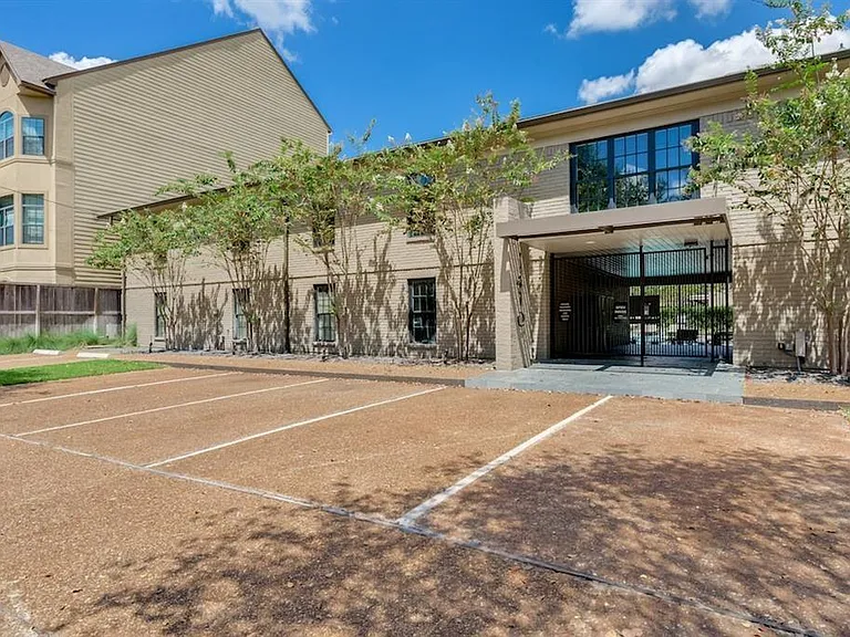 1410 Hyde Park Blvd #101 — Photo 46